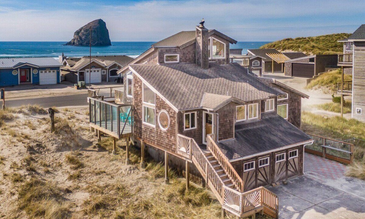 Kiwanda Shores House | Captain's Nest - Views! Steps to beach. Game room. Large fun classic home