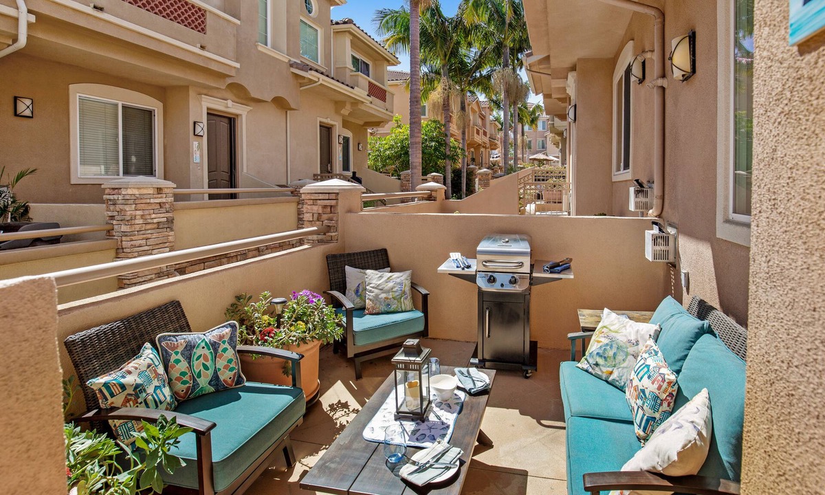 Carlsbad Village Apartment | Carlsbad Village Charm