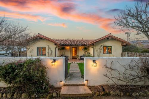 Santa Barbara House | Casa de Isabelle Spanish Farmstay | The Chosen Collection
