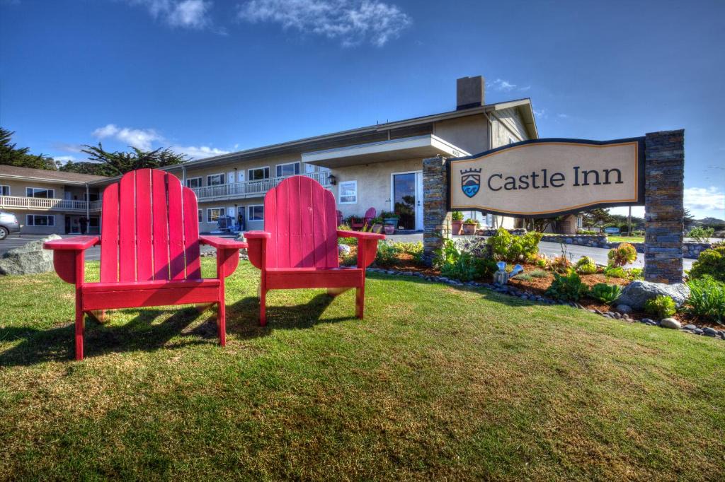 San Simeon Hotel | Castle Inn