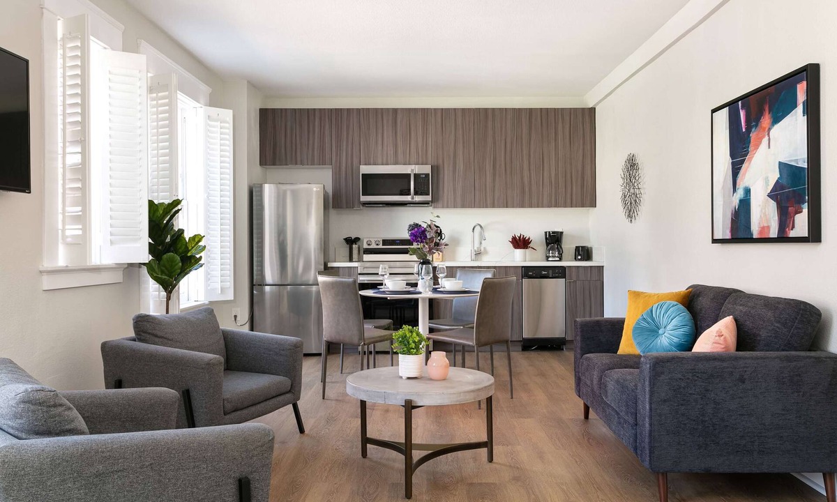 Gaslamp Quarter Bed & Breakfast | Central 2BR Hotel Suite | Stay in Historic Gaslamp