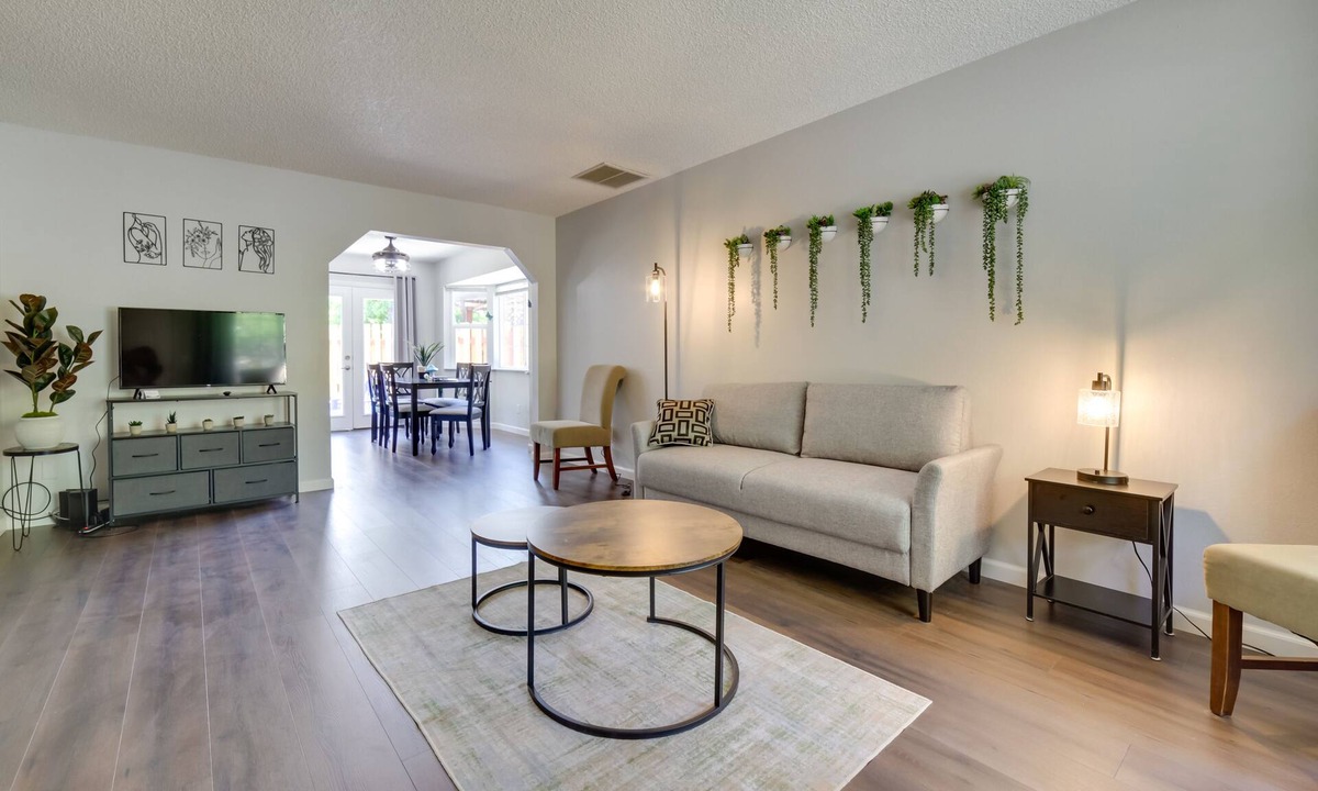 Mira Loma House | Centrally Located Reno Retreat w/ Patio & Yard