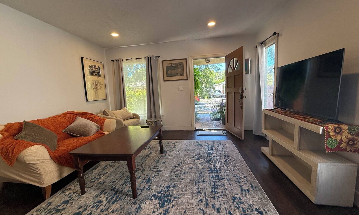 McManus House | Charming 1-bedroom house in Culver City