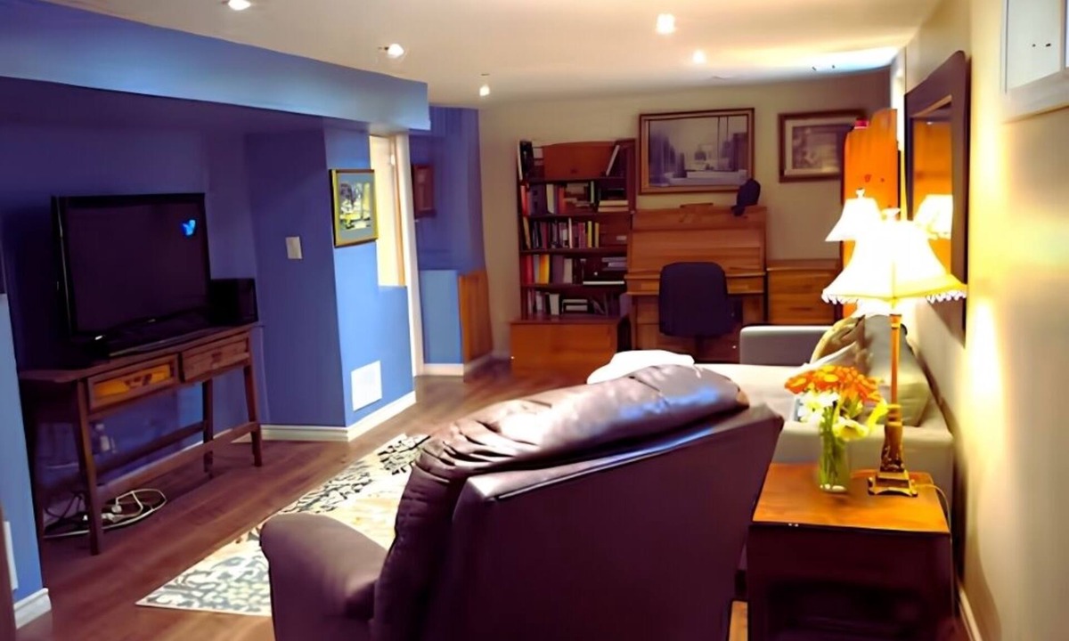 Peterborough Apartment | Charming Basement Apartment
