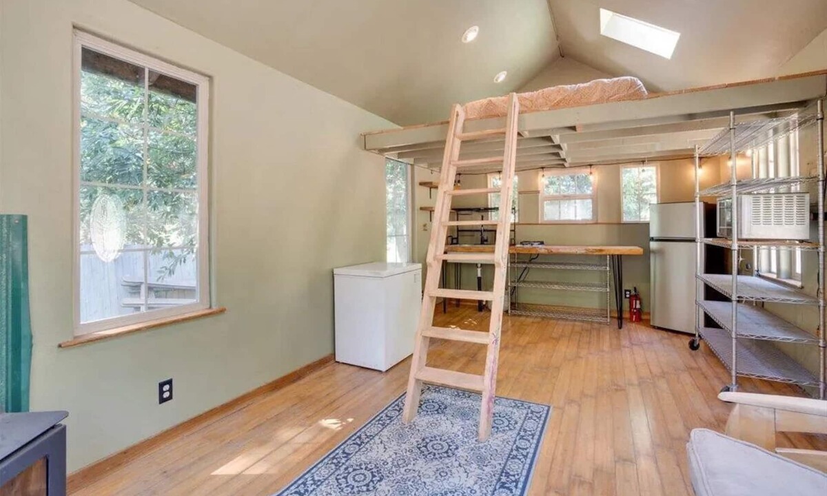 Carlotta Cabin | Charming cabin in serene Petrolia with WiFi