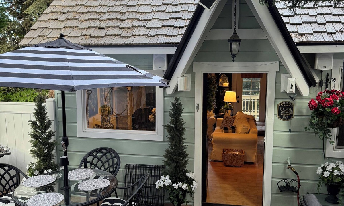 Arrowhead Villas Cabin | Charming Historic Cottage, Hot Tub, Fireplace, Firepit, Enclosed Patio
