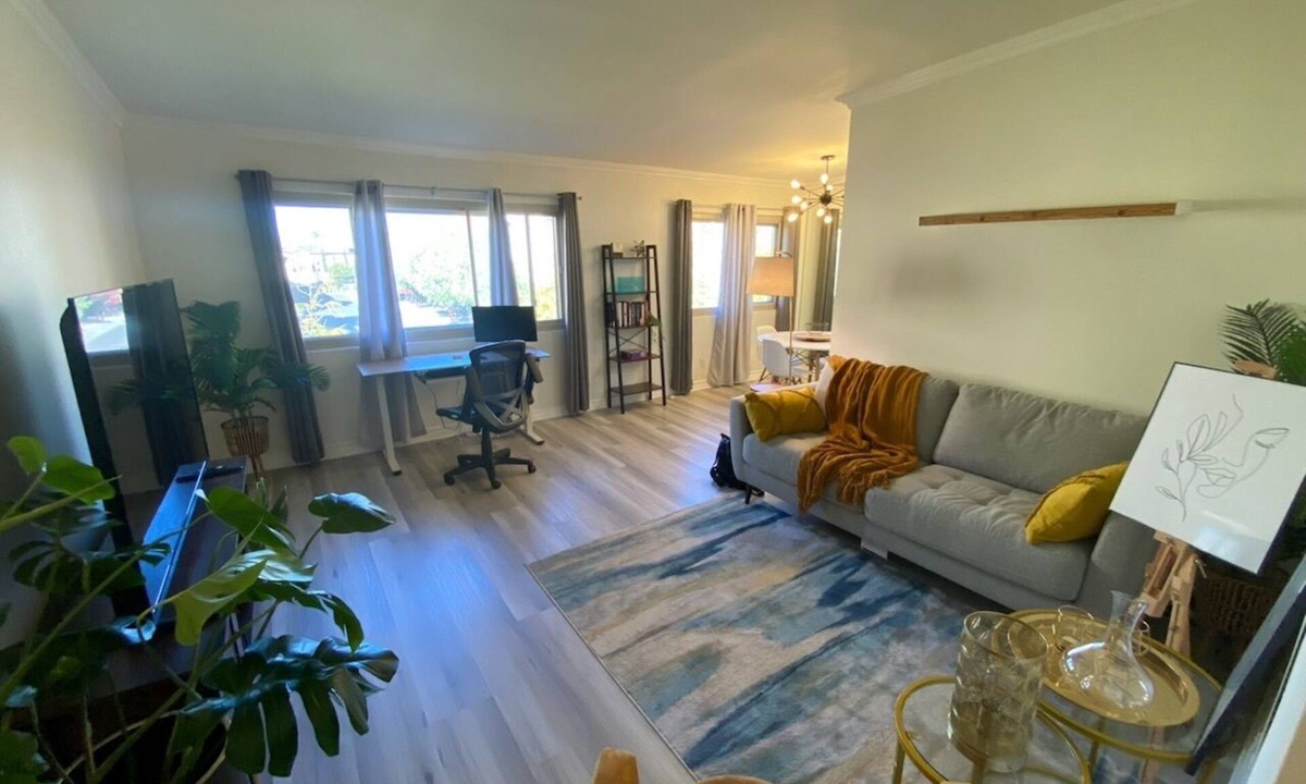 Westchester Condo | Chic LA Condo 10 min from Beach and SoFi