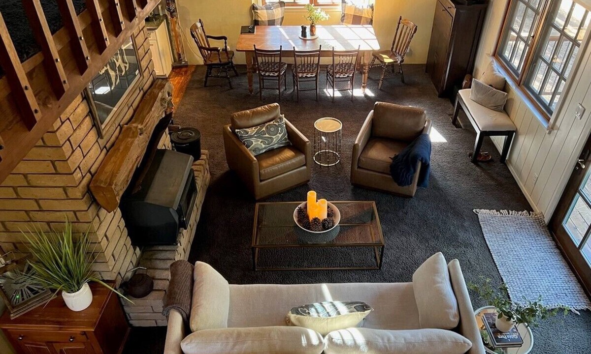 South Lake Tahoe Cabin | Classic Tahoe charm on National Forest. Close to Heavenly, hot tub/dog friendly