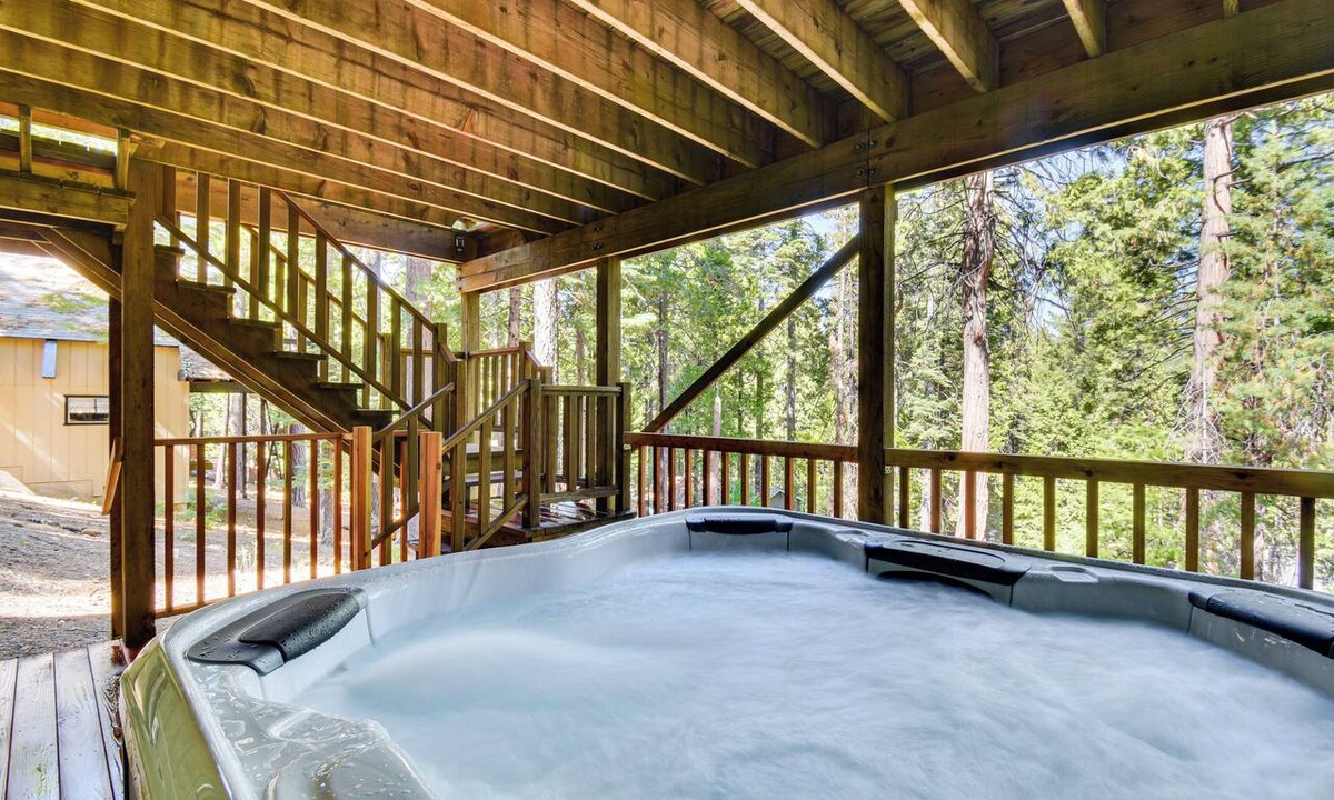 Cold Springs Cottage | Cold Springs Mountain Cabin: Hot Tub & Generator
