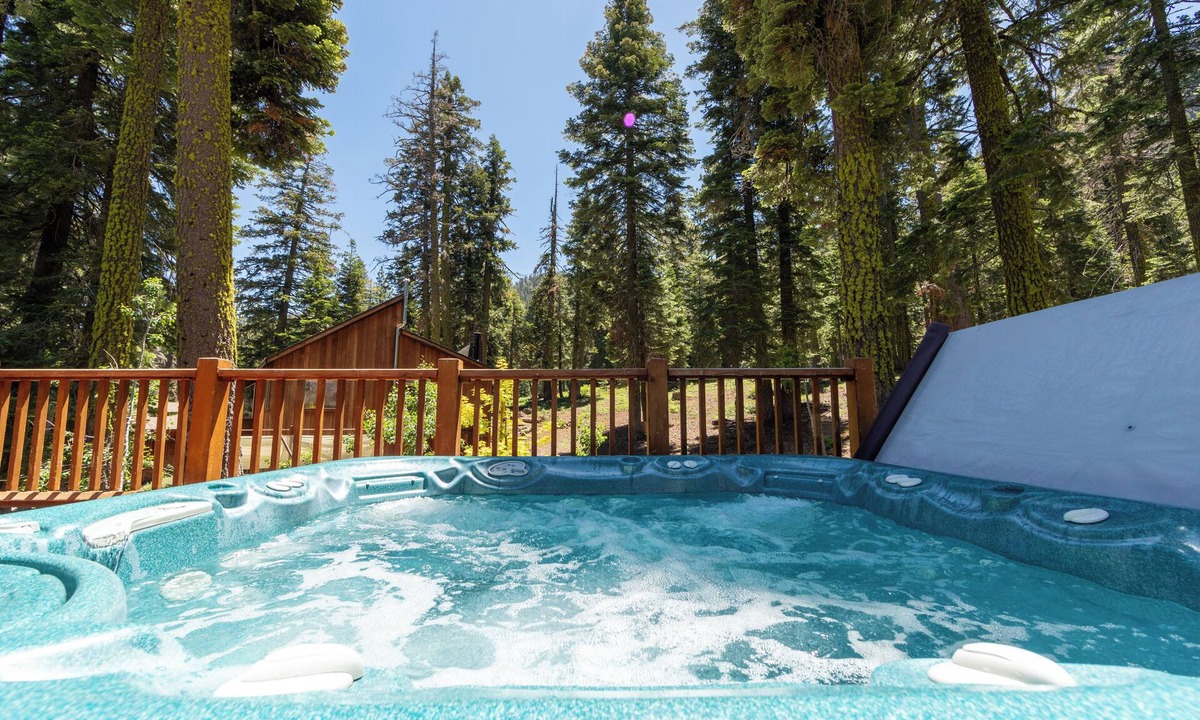 Alpine Meadows House | Copperleaf at Palisades Alpine 5 BR - Hot Tub - Ski Shuttle!