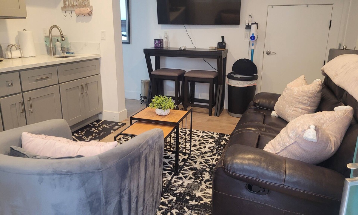 Silver Strand House | Cozy 1-Bed near Silver Strand Beach