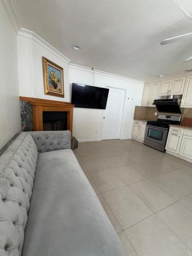 Hacienda Heights House | Cozy 1 Bedroom Prefect Home in East Los Angeles