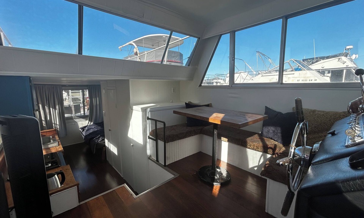 Sausalito Apartment | Cozy 1-bedroom Private Houseboat in lovely Sausalito with AC