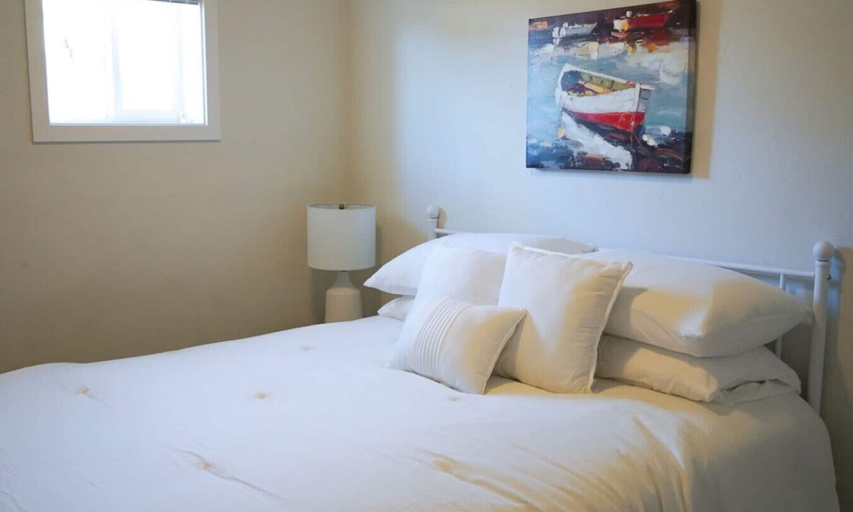 El Cajon House | Cozy Casa | White Sand Suite