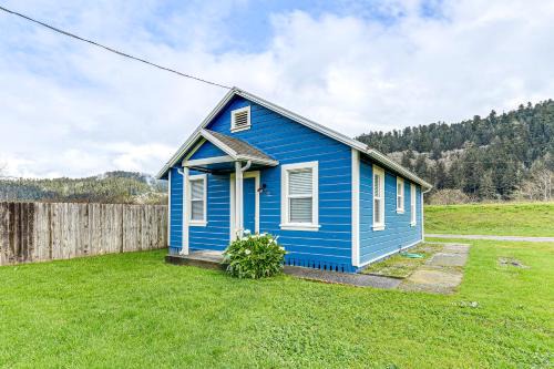 Orick House | Cozy NorCal Cottage: 2 Mi to Redwoods & Beaches!