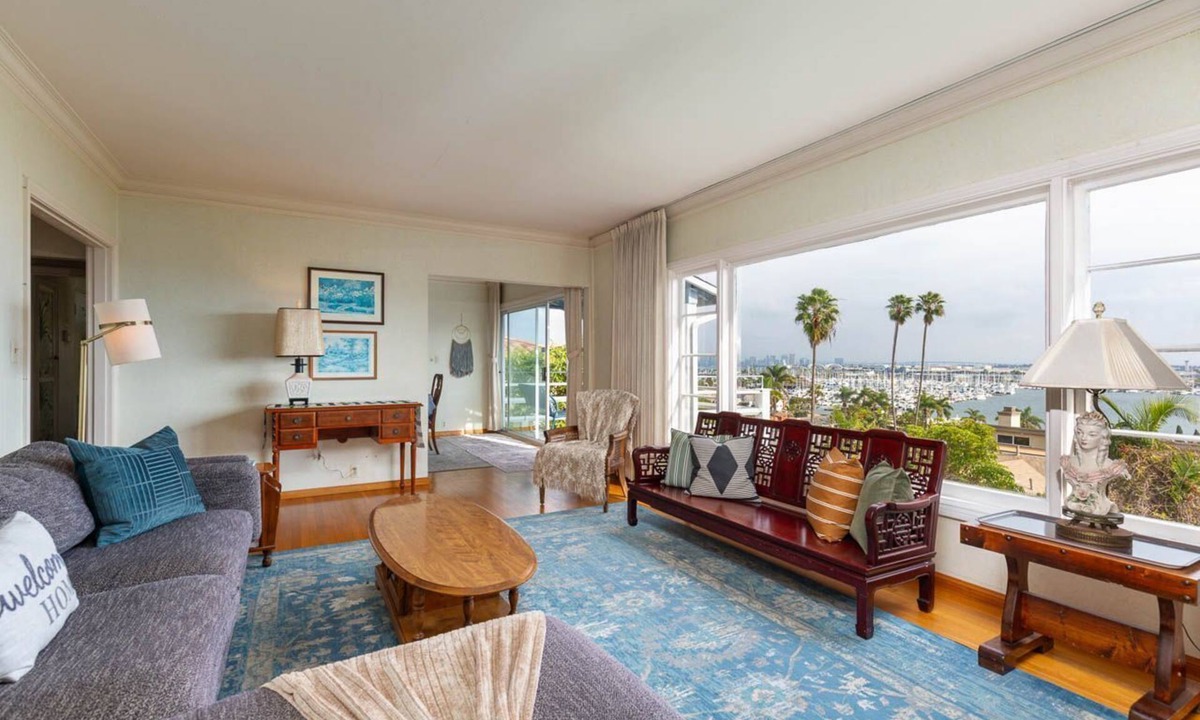La Playa House | Cozy Retro Home with Bay & City Views