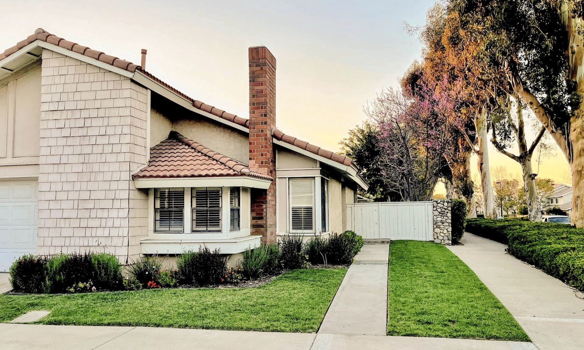 Woodbridge House | Cozy Single Level 3 Bed 2 Bath Home in the Heart of Irvine
