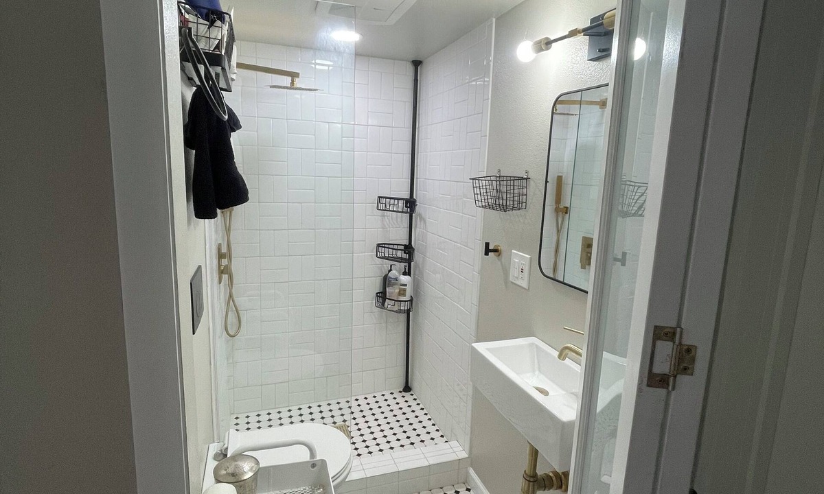Panorama City Apartment | Cozy studio in phenomenal Los Angeles with WiFi, AC