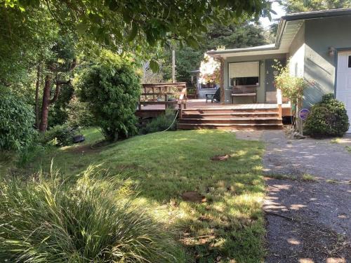 Crescent City North House | Creek Song Retreat