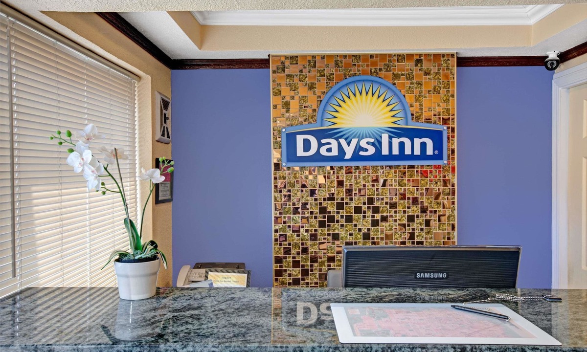 Cow Hollow Hotel | Days Inn by Wyndham San Francisco - Lombard