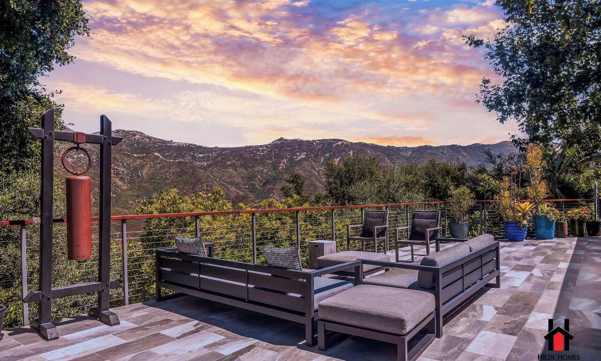 Malibu House | Deck w/Canyon Views| Pool, Fire Pit & Outdoor Tub