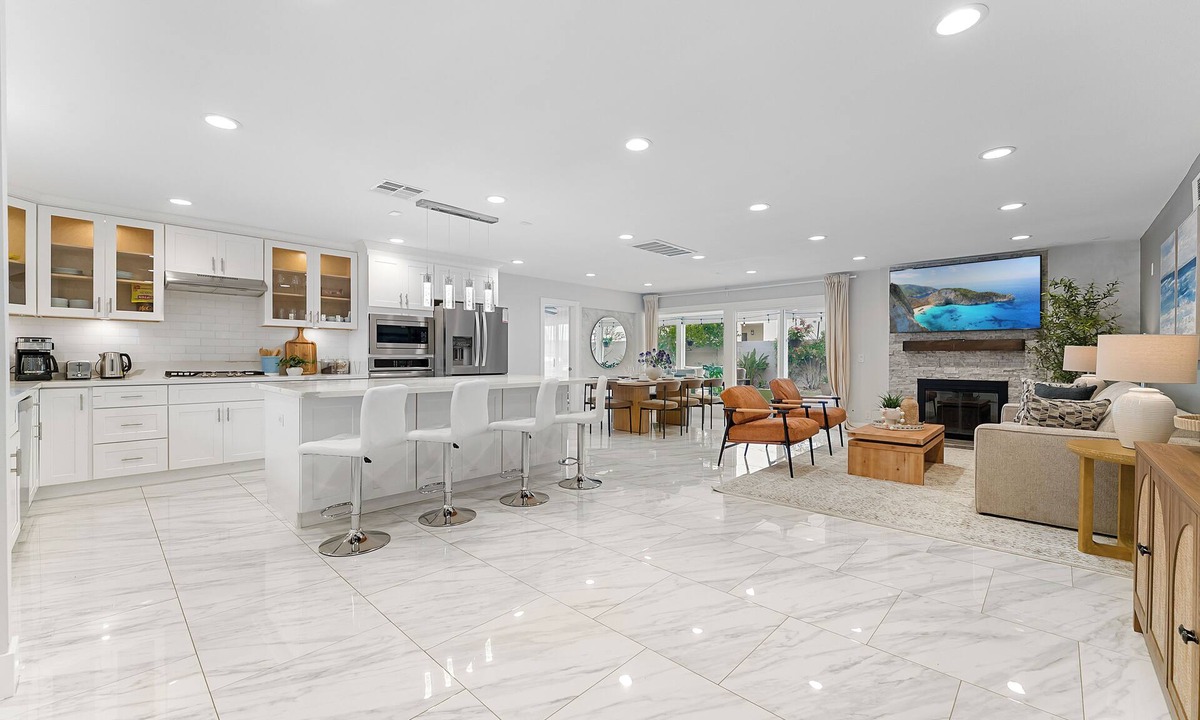 Westminster House | Delightful 4BR Home Close to Beaches and Disneyland