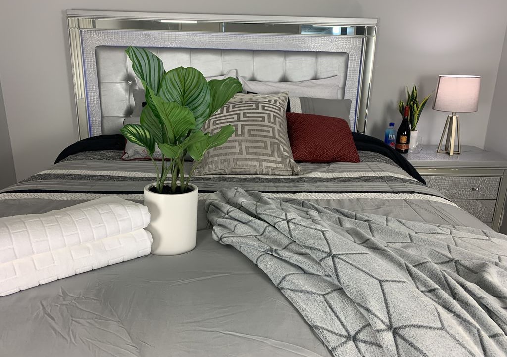 Rampart Village Apartment | Deluxe Apartment Close to downtown LA