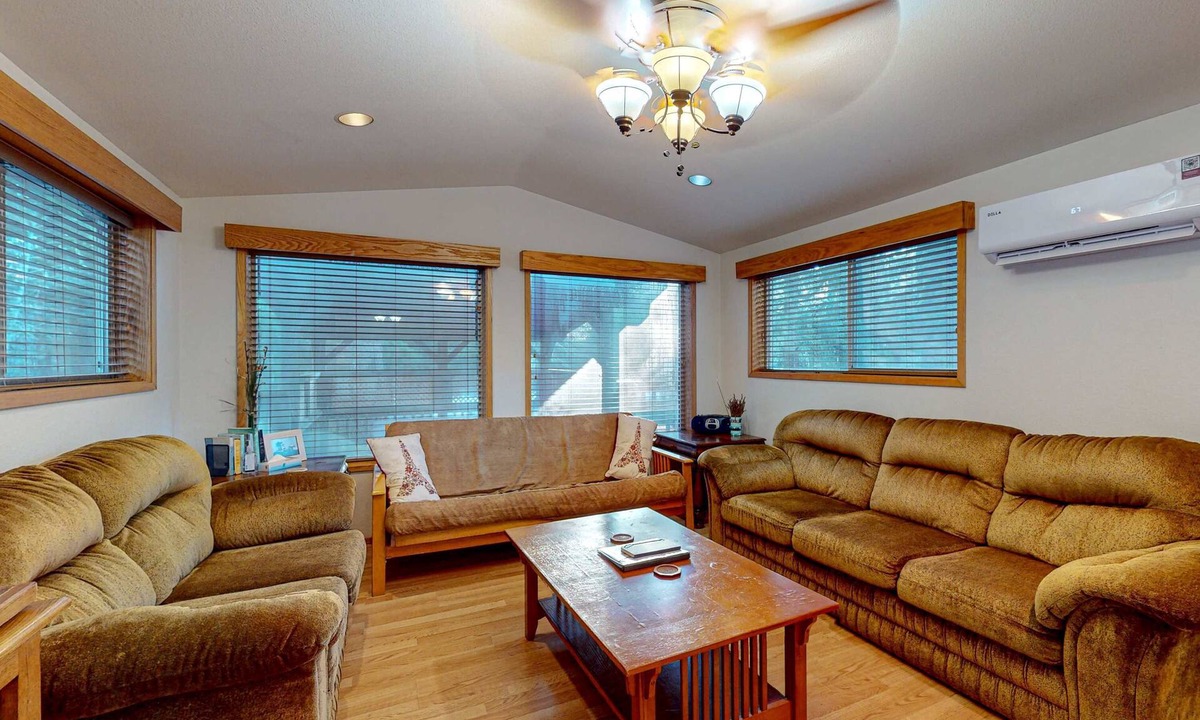 Brookings House | Dog-friendly cabin with hot tub & great deck - near Whaleshead Beach