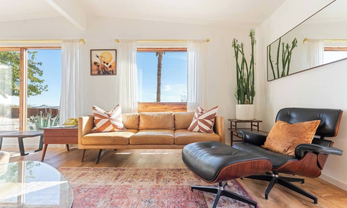 Yucca Valley House | Dog Friendly +Hot Tub +Pool +Fire Pit +King Beds