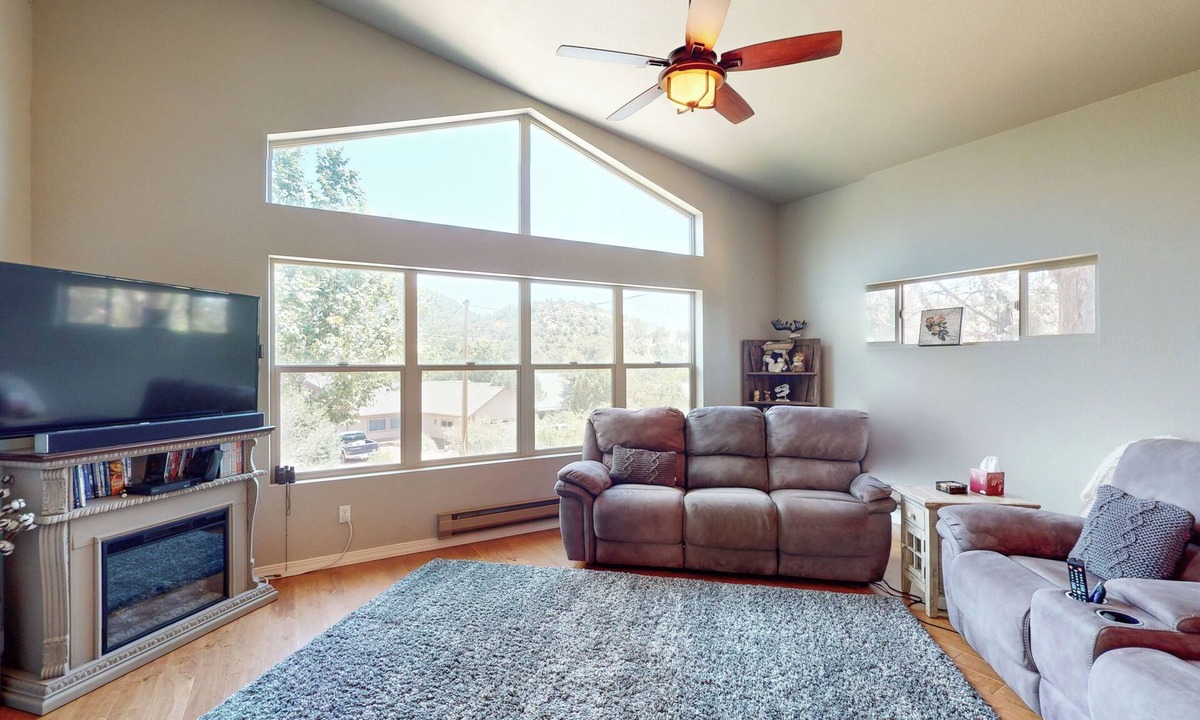 Payson House | Dog-Friendly Payson Retreat w/Panoramic Views!