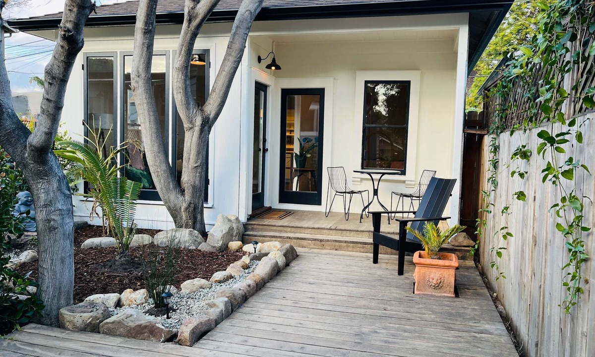 Lower State Cottage | Downtown Farmhouse Cottage - Super Cute and Charming