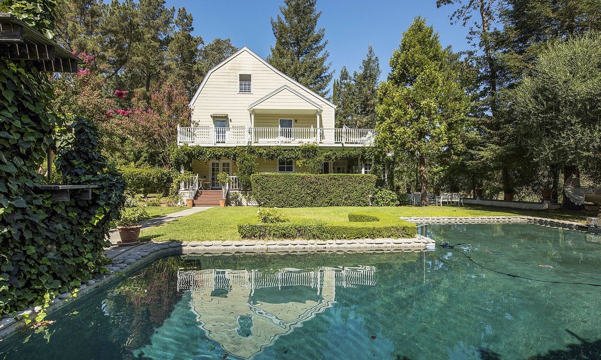 St. Helena House | Enchanting country property