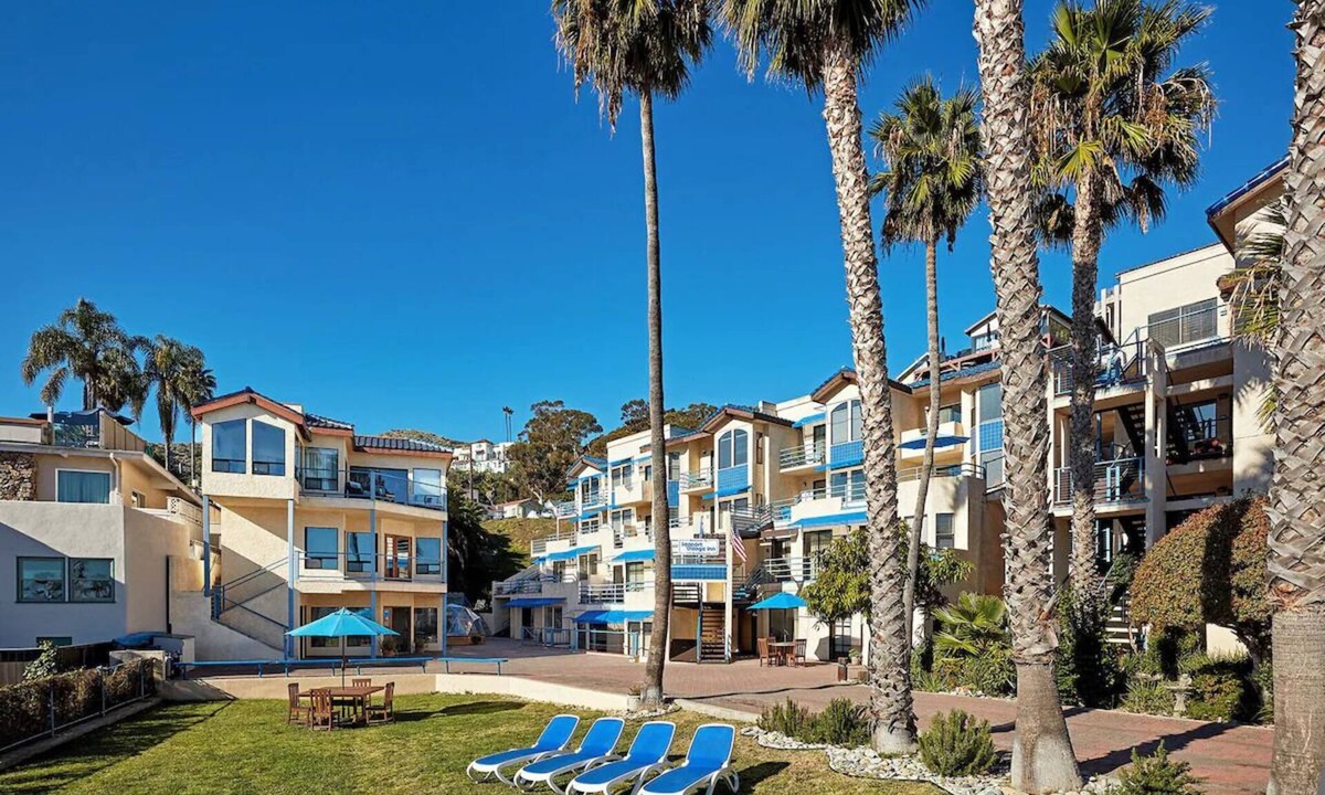 Avalon Hotel | Everything You Need for an Unforgettable Stay Is Right Here! Free Parking!