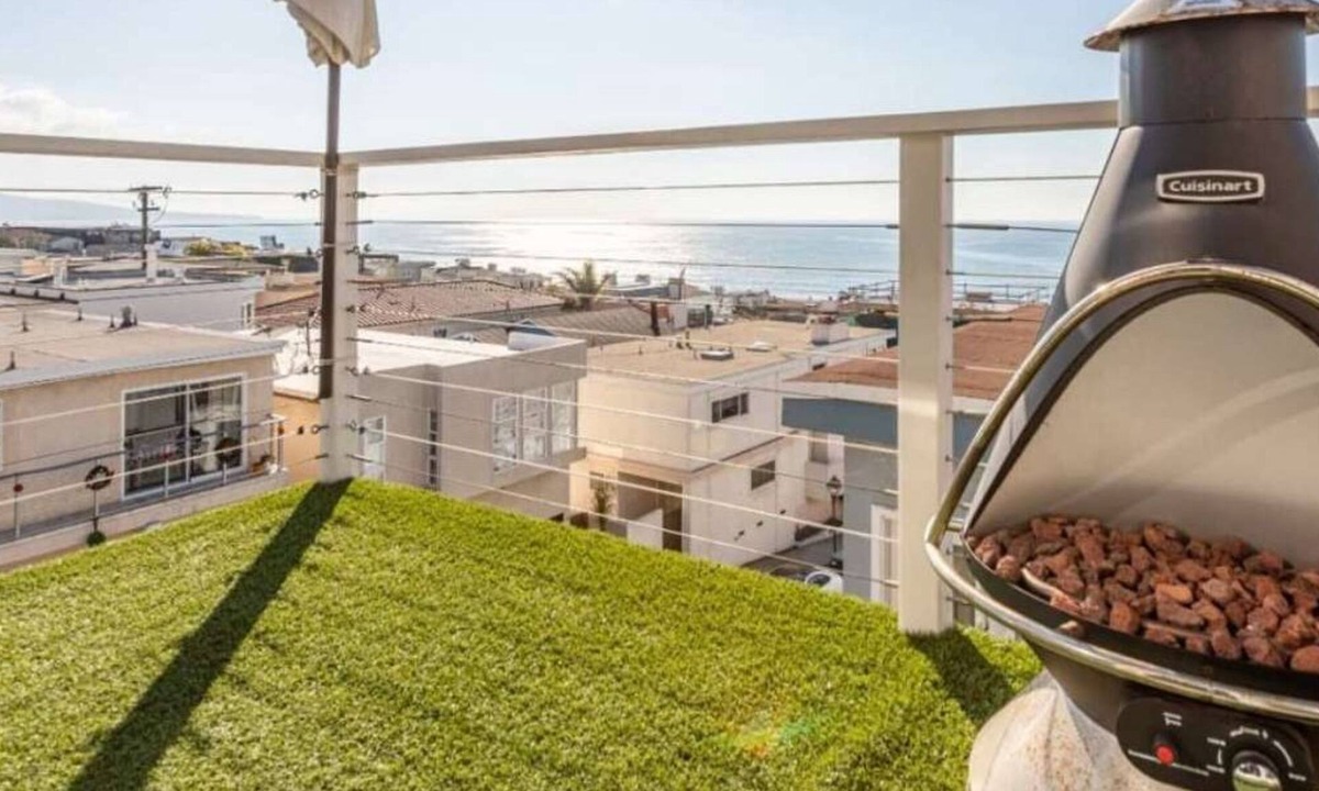 Gas Lamp Section House | Exclusive Ocean & Pier View Family Escape