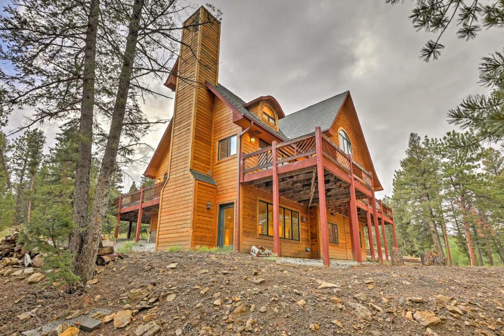 Hartsel House | Expansive Hartsel Home w/Mtn Views Near Hiking