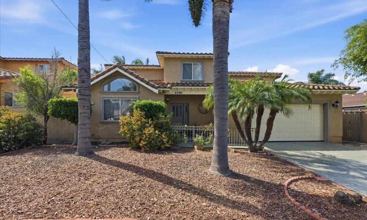 Lomita House | Extravagant Villa Near Beach & Hot Spots