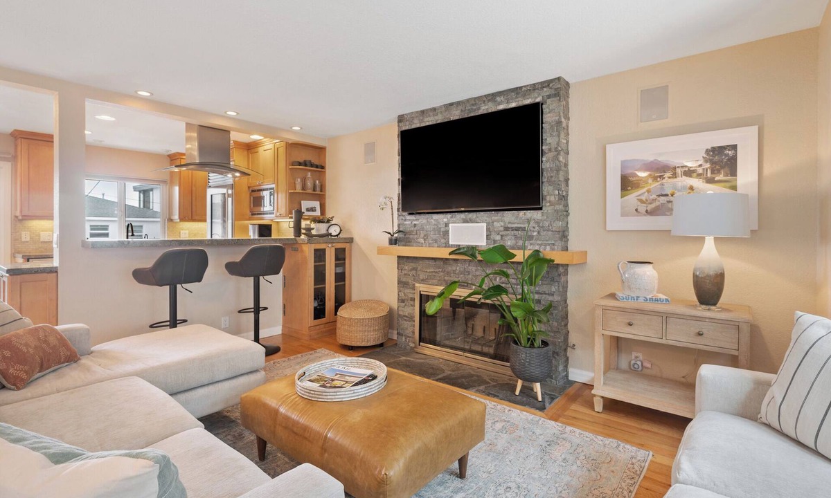 Hermosa Beach House | Fabulous Hermosa Sand Section Home Steps To Sand!