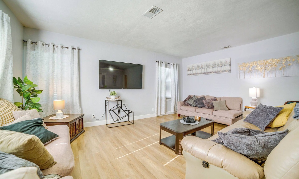 Riverside House | Family-Friendly Home 2 Mi to Dtwn Riverside
