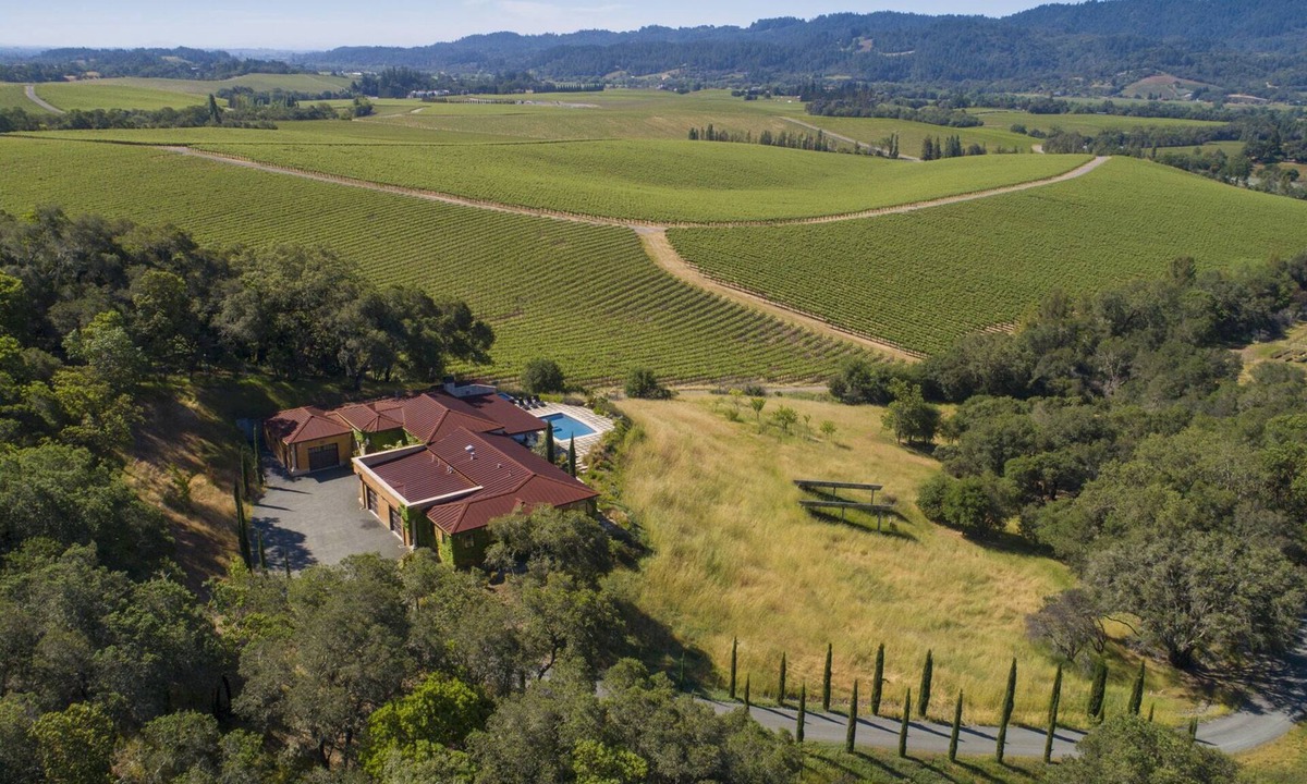 Geyserville House | Farm Stay Villa on 55 Acres/Pool, Hot Tub & Complimentary Wine Tasting