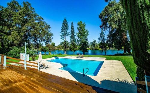 Cascade House | Fishermans Paradise