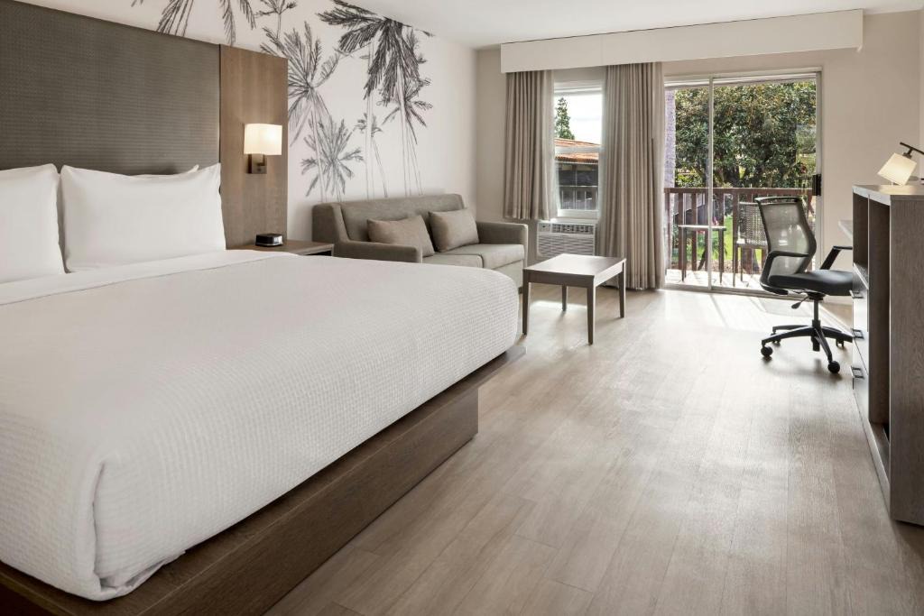 North State Hotel | FOUND Hotels, Santa Barbara, Series by Marriott