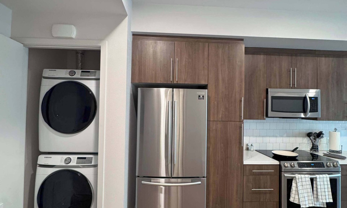 Marina District Apartment | Fully Furnished 1BR Downtown w/Wi-Fi Parking