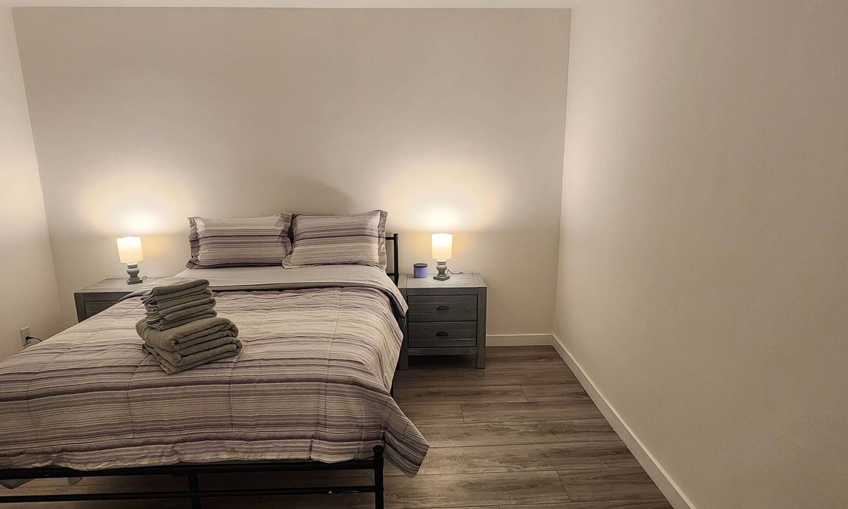 Northridge Apartment | Fully Furnished Renovated 1BR Balcony Gated Parking Northridge
