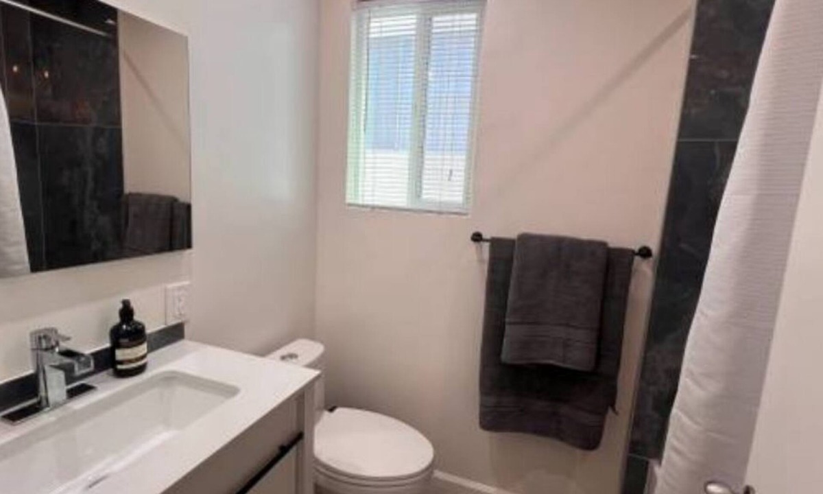 Hollywood House | FURNISHED STUDIO @ PRIME HOLLYWOOD -HOLLYWOOD