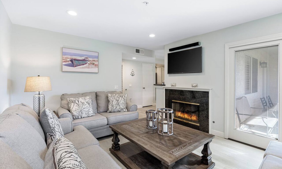Monarch Beach Condo | Gated Coastal Condo Pool + Hot Tubs Access Walk to Beach | Seabreeze Retreat