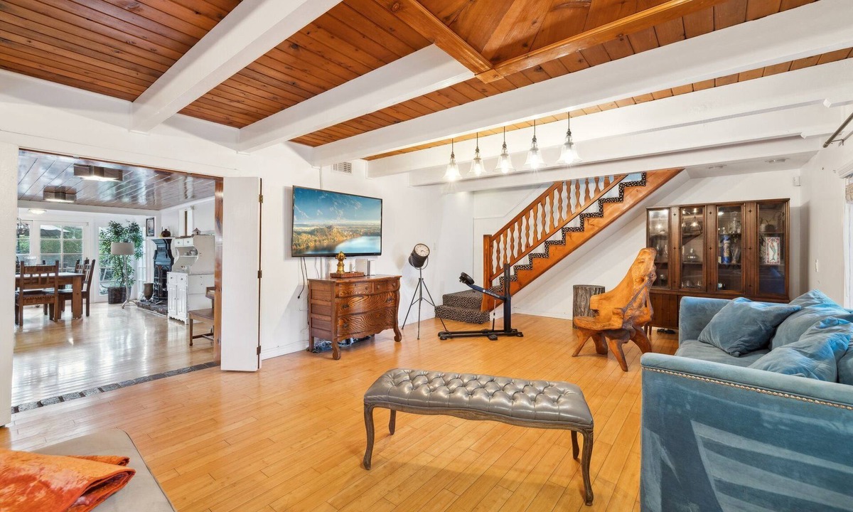 Agua Dulce House | Glamorous ranch style house near attractions.