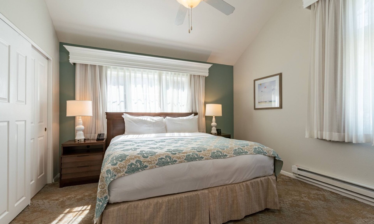 Del Mar Hotel | Good-Value Accommodation! 3 Convenient Units, Kitchen, Onsite Parking!