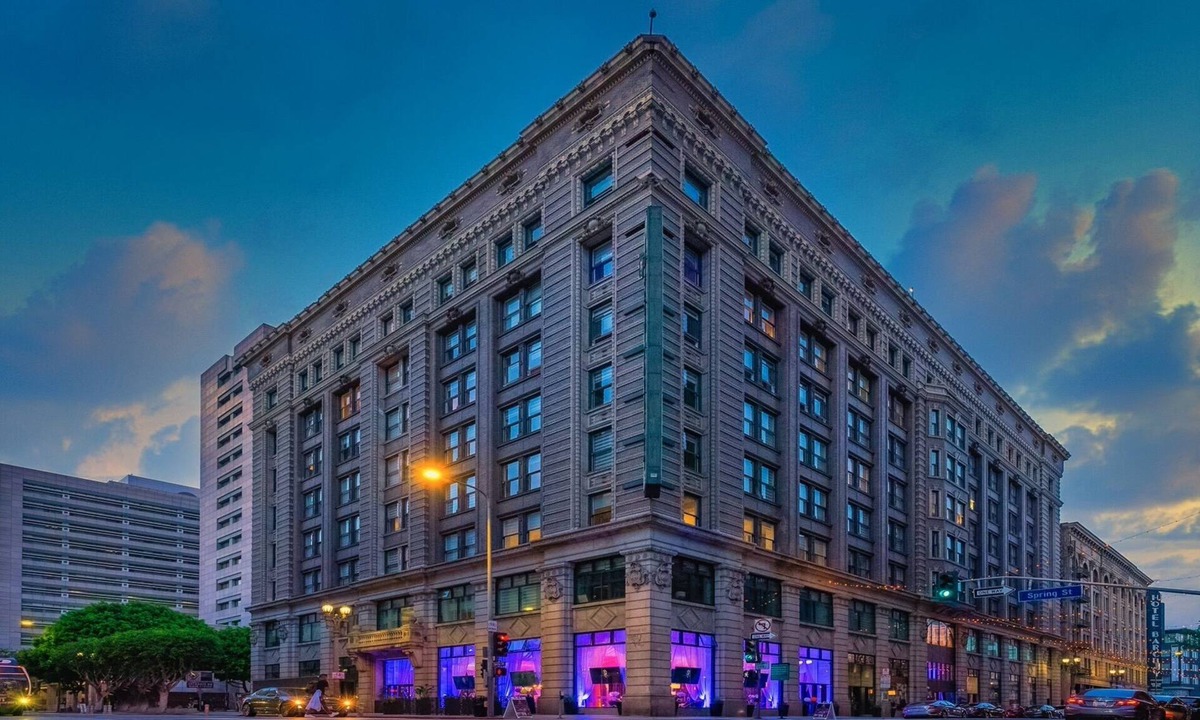 Historic Core House | Gorgeous 2 Bedroom in Downtown Los Angeles!
