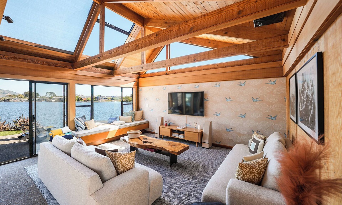 Stinson Beach House | Gorgeous Bolinas Lagoon Views Located in Seadrift w/Hot Tub