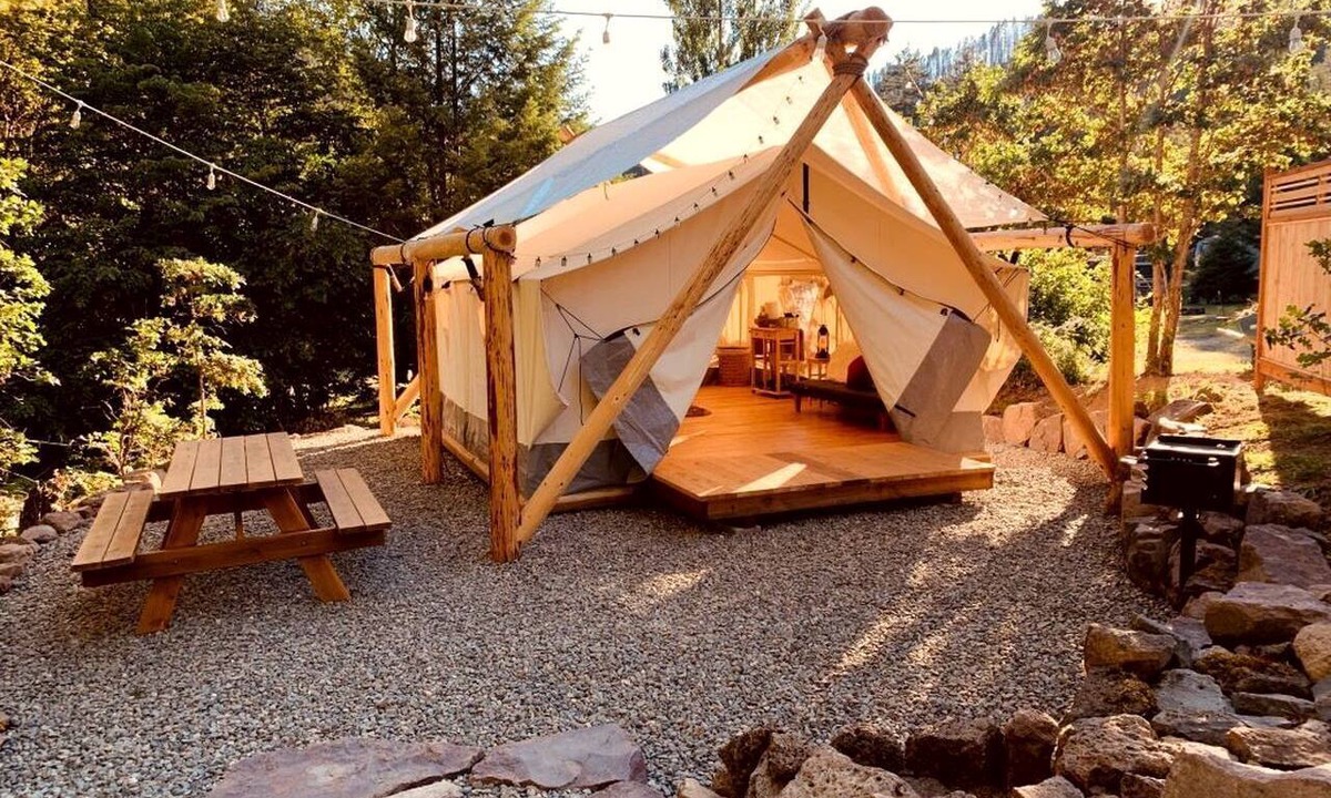 Idleyld Park RV Rental | Gorgeous Glamping Tent with a Fire Pit near Umpqua National Forest, Oregon